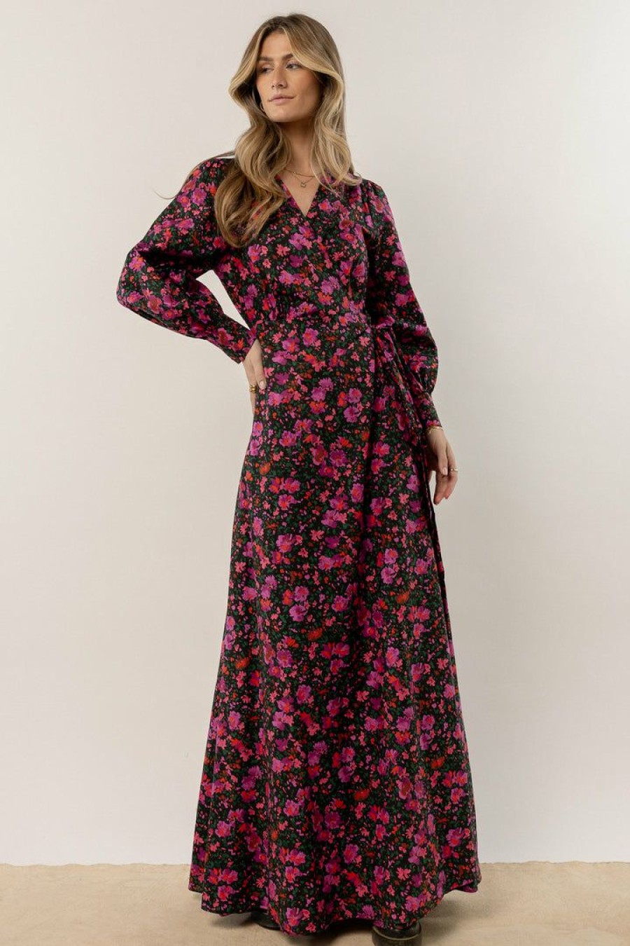 Dresses * | Flash Sale Aakaa Valente Floral Maxi Dress Dresses Black