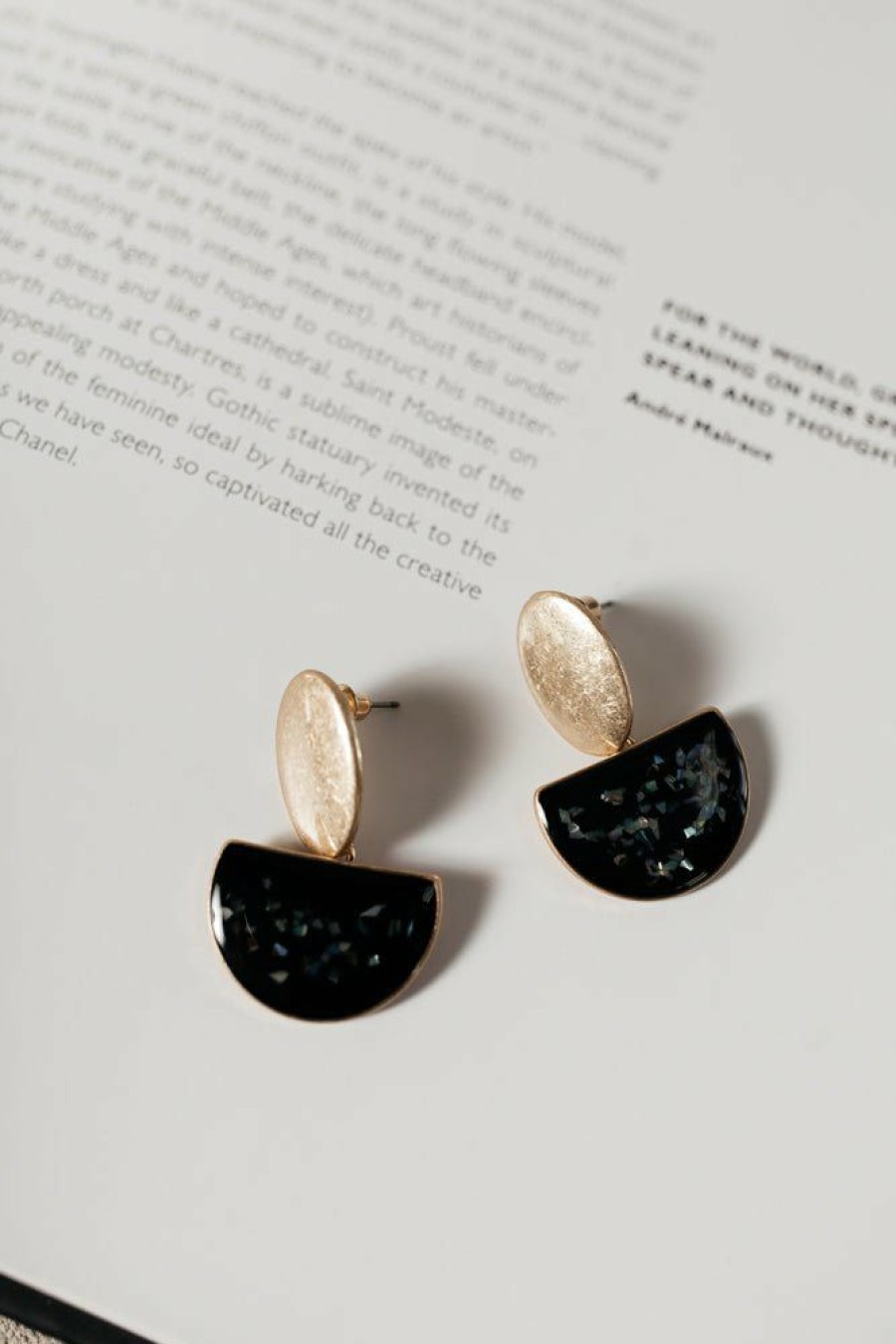 Jewelry * | Outlet La Radiant Val Jean Global Jewelry Iggy Earrings In Final Sale Black