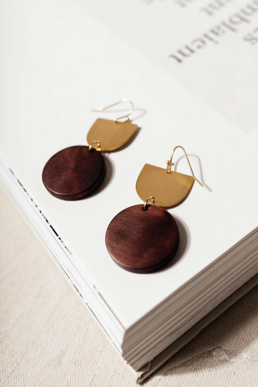 Jewelry * | New La Radiant Val Jean Global Jada Earrings Gold