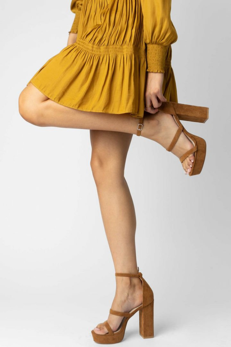 Shoes * | Promo Free Soul/Miracle Mile Raelynn Heels In Camel