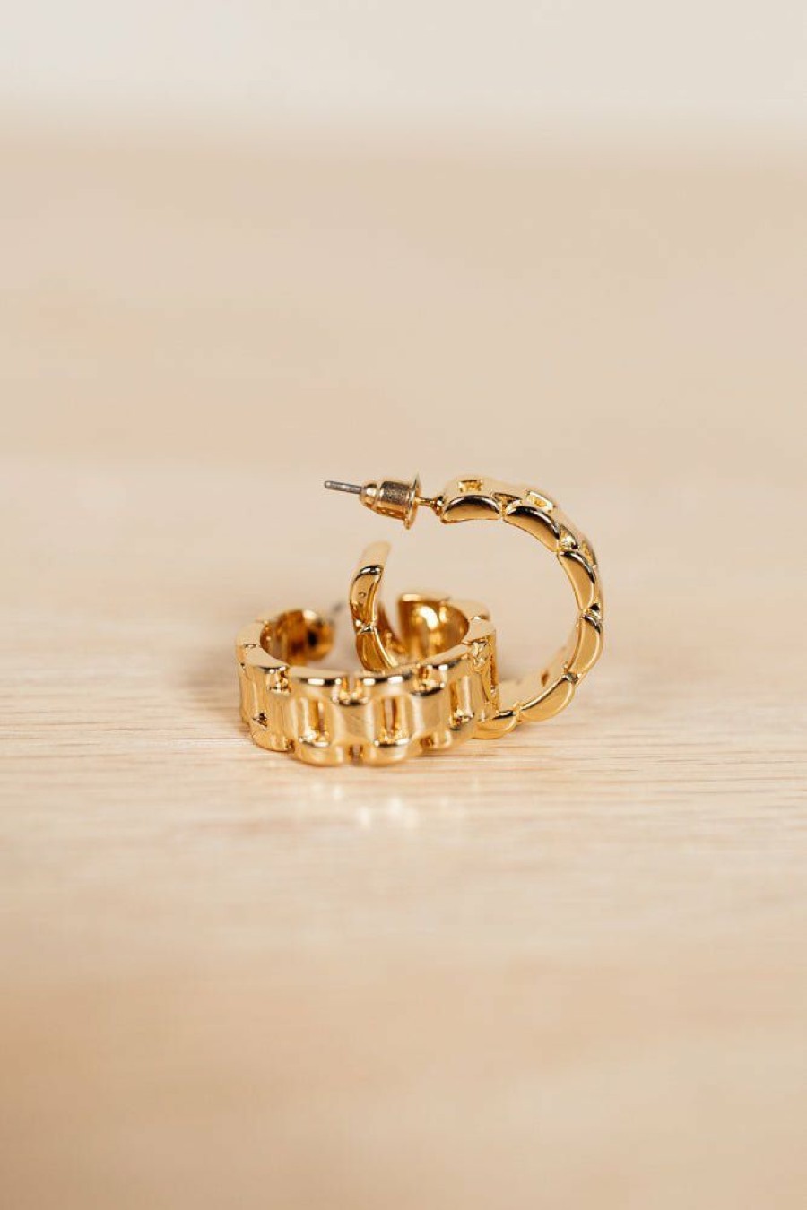 Jewelry * | Discount La Radiant Val Jean Global Amy Hoop Earrings Gold