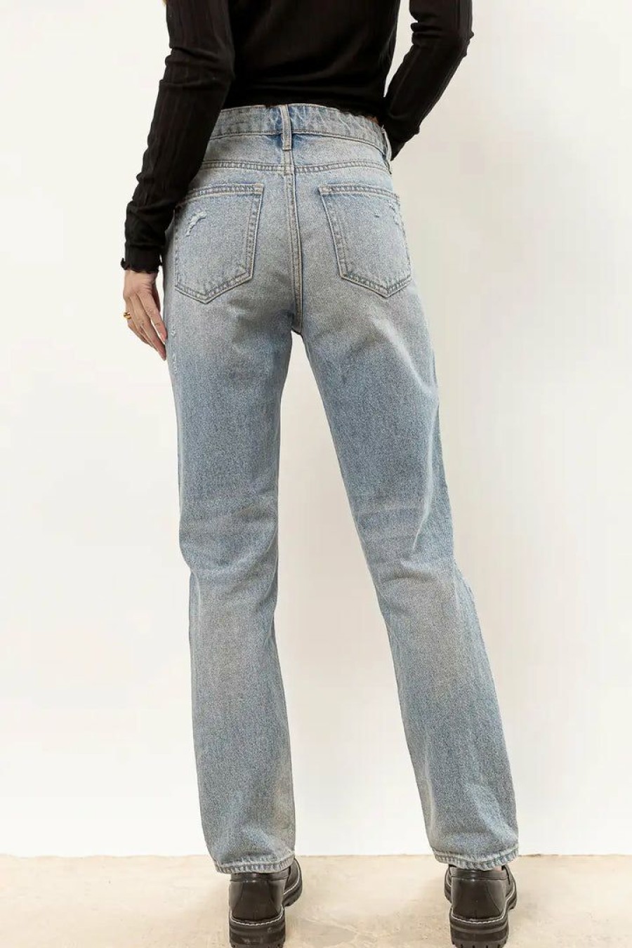 Jeans * | Coupon Denim One New Arrivals Adriana Straight Leg Denim In Light Wash