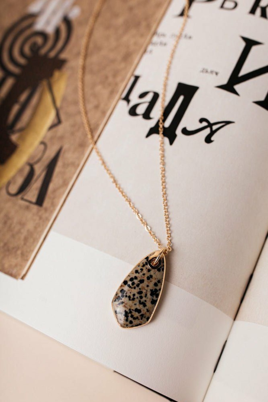 Jewelry * | Wholesale La Radiant Val Jean Global Monroe Oval Necklace Jewelry