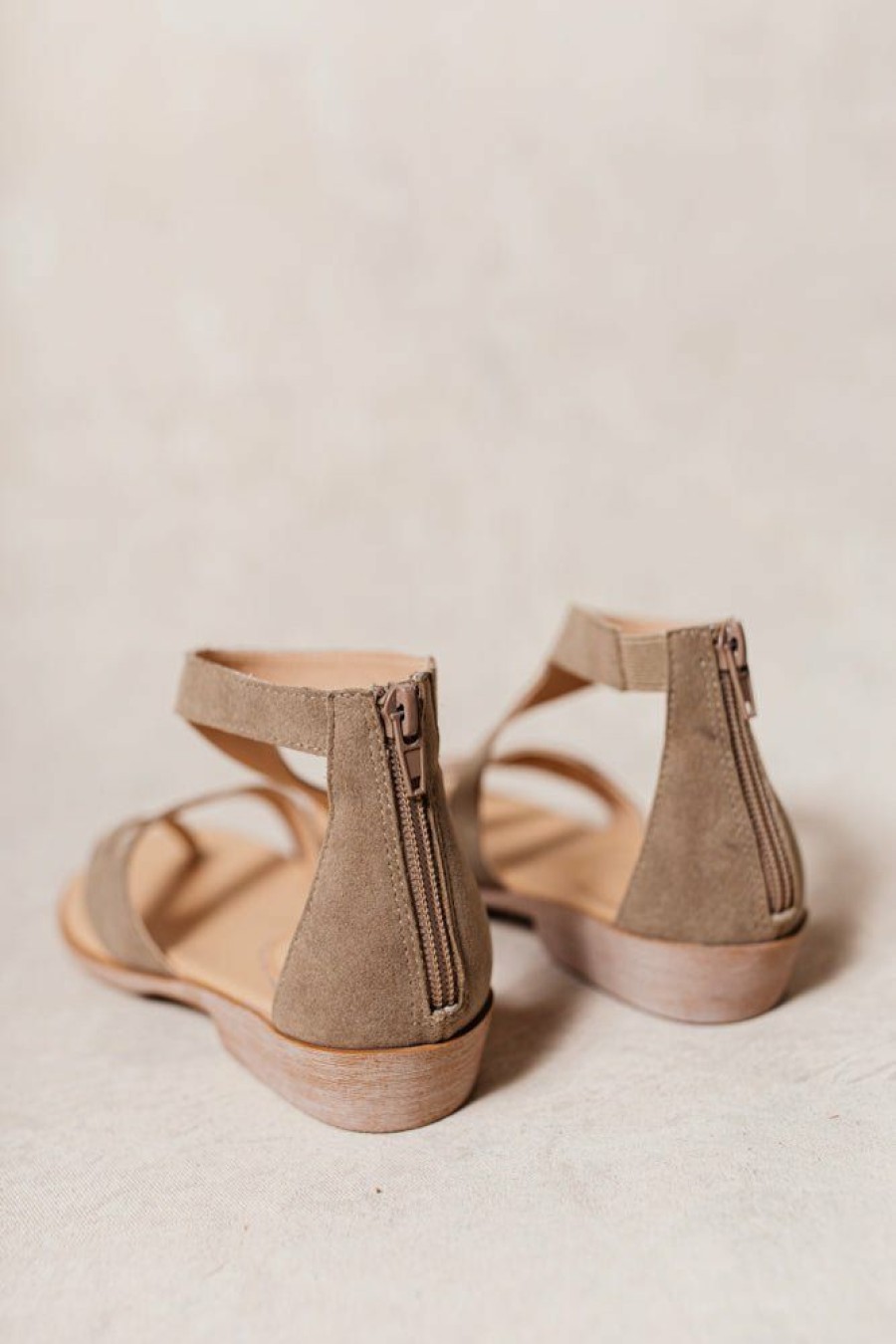 Shoes * | Best Pirce Free Soul/Miracle Mile Emily Sandals In Grey