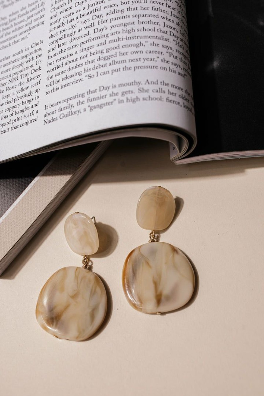 Jewelry * | Cheapest La Radiant Val Jean Global Alyosha Drop Earrings In Final Sale Ivory