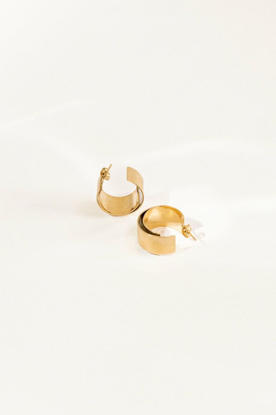 Jewelry * | Flash Sale J&D Jewelry Evie Open Hoop Earrings Gold