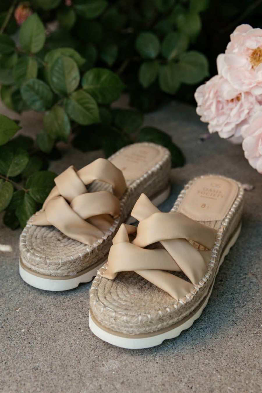 Shoes * | Discount Free Soul/Miracle Mile Shoes Rebel Espadrilles In Nude