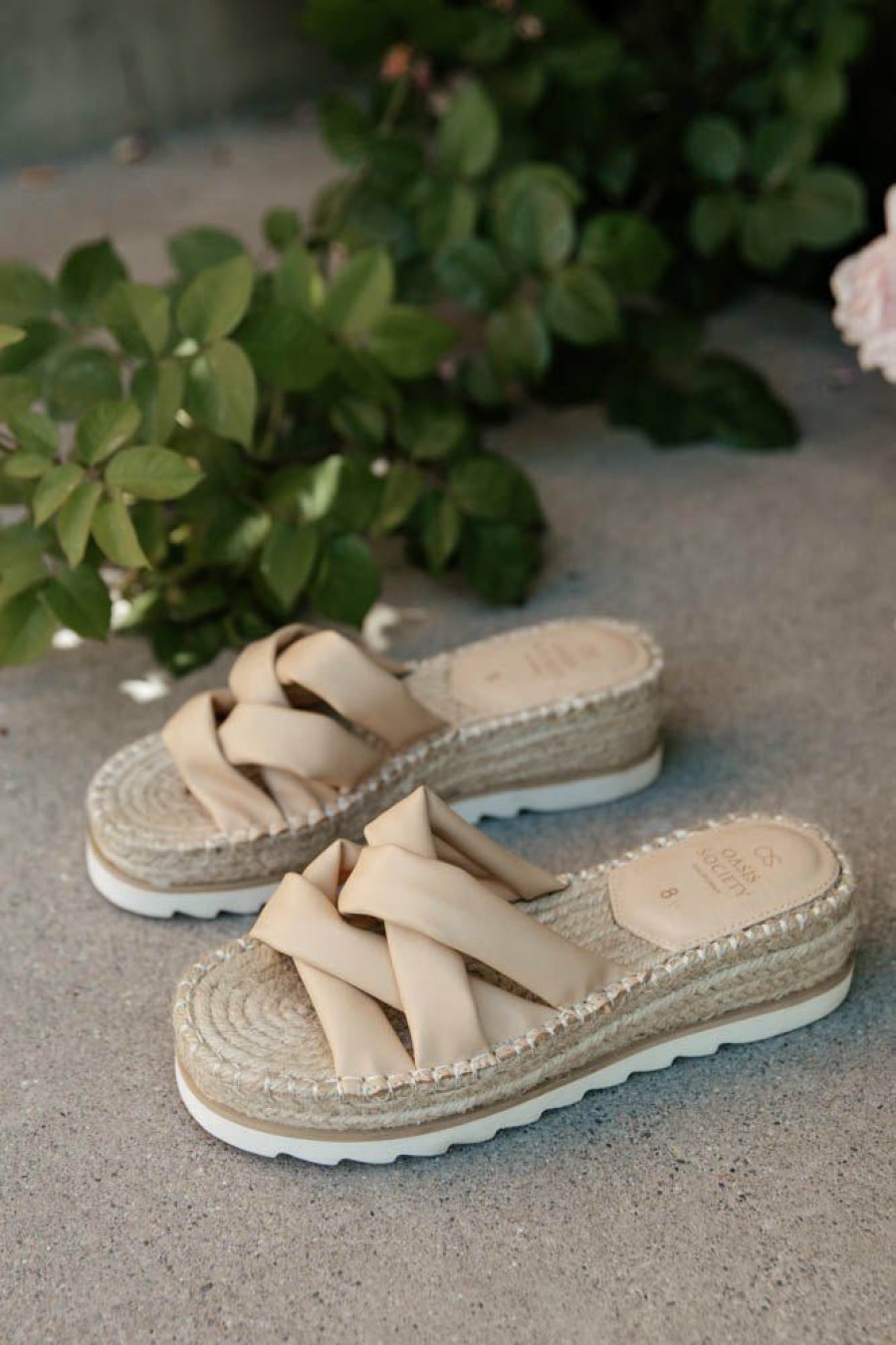 Shoes * | Discount Free Soul/Miracle Mile Shoes Rebel Espadrilles In Nude