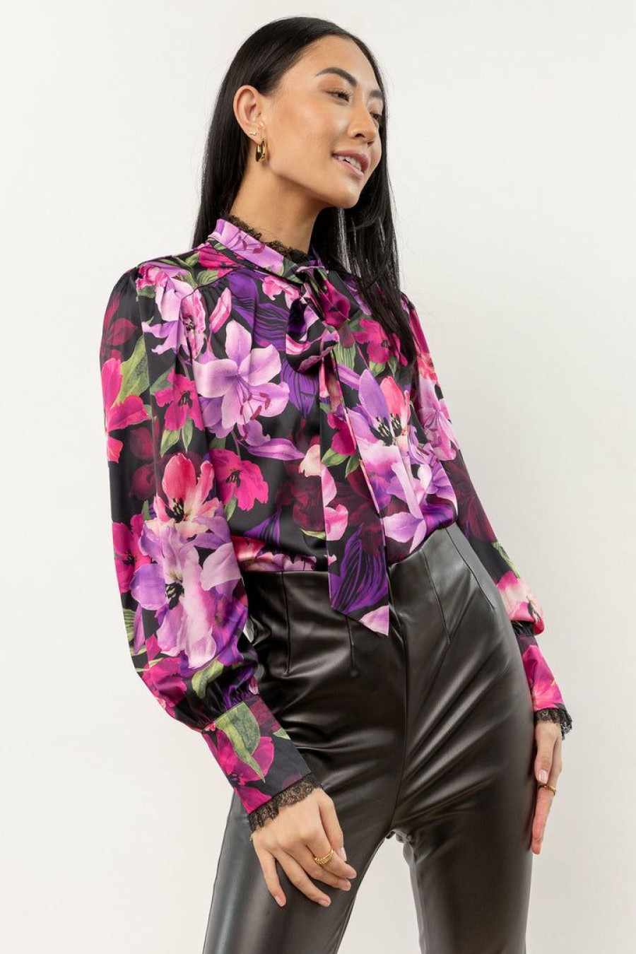 Tops * | Promo Zoe + Claire Tops Amiah Floral Blouse Purple