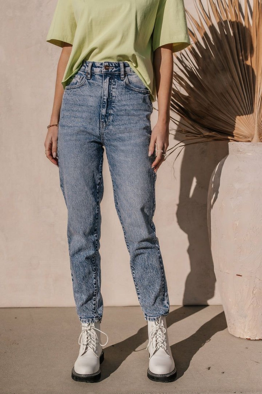 Jeans * | Best Reviews Of Kancan Bohme Payton Mom Jeans In Final Sale Acid Wash