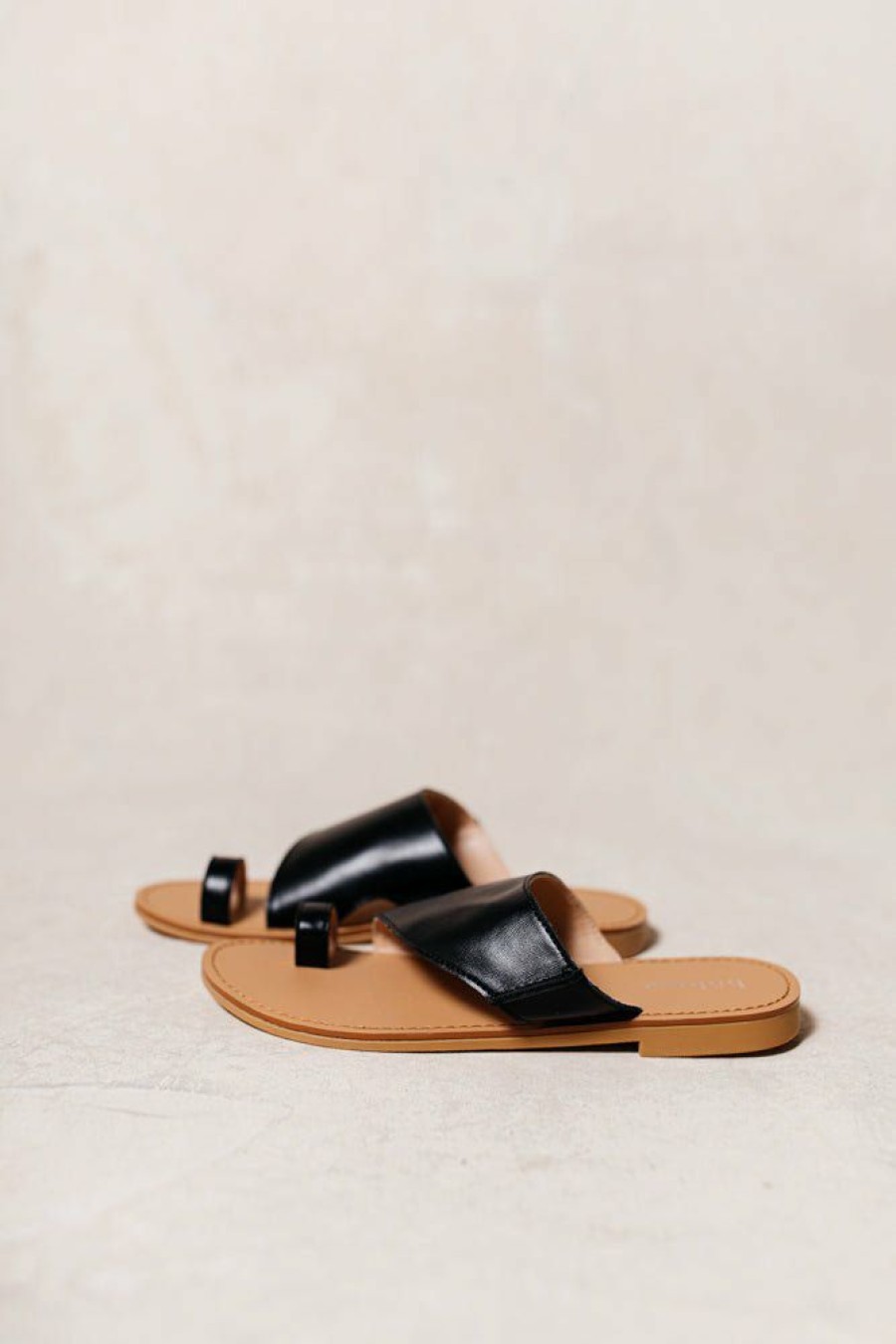 Shoes * | Top 10 Free Soul/Miracle Mile Ella Sandals In Shoes Black