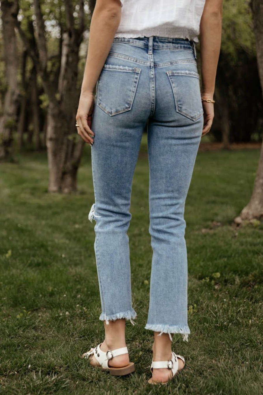 Jeans * | Best Reviews Of Plastic Vervet Jeanne Distressed Jeans Final Sale Medium Wash