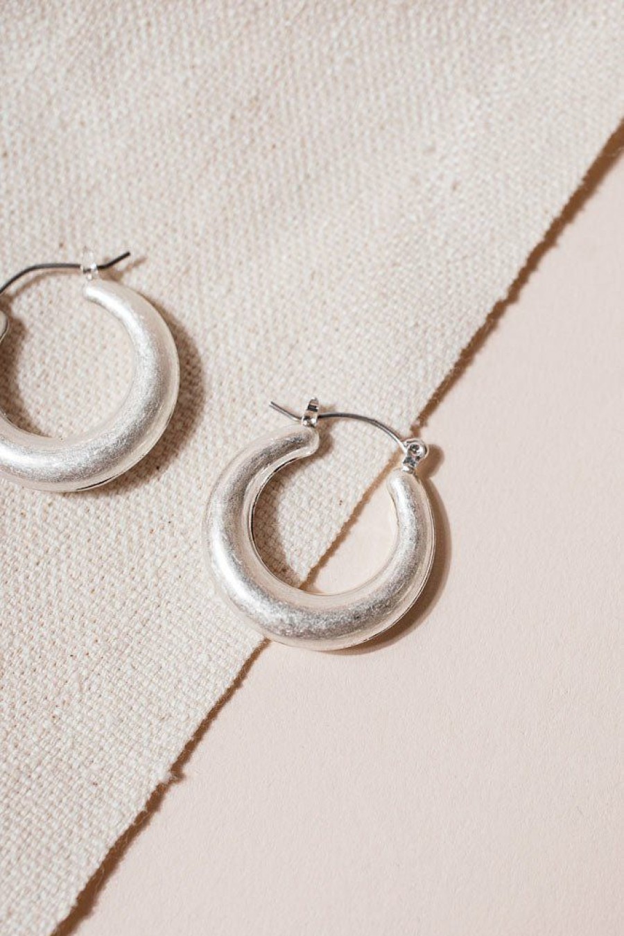 Jewelry * | Wholesale Joyful Jewelry Gordon Hoop Earrings In Silver