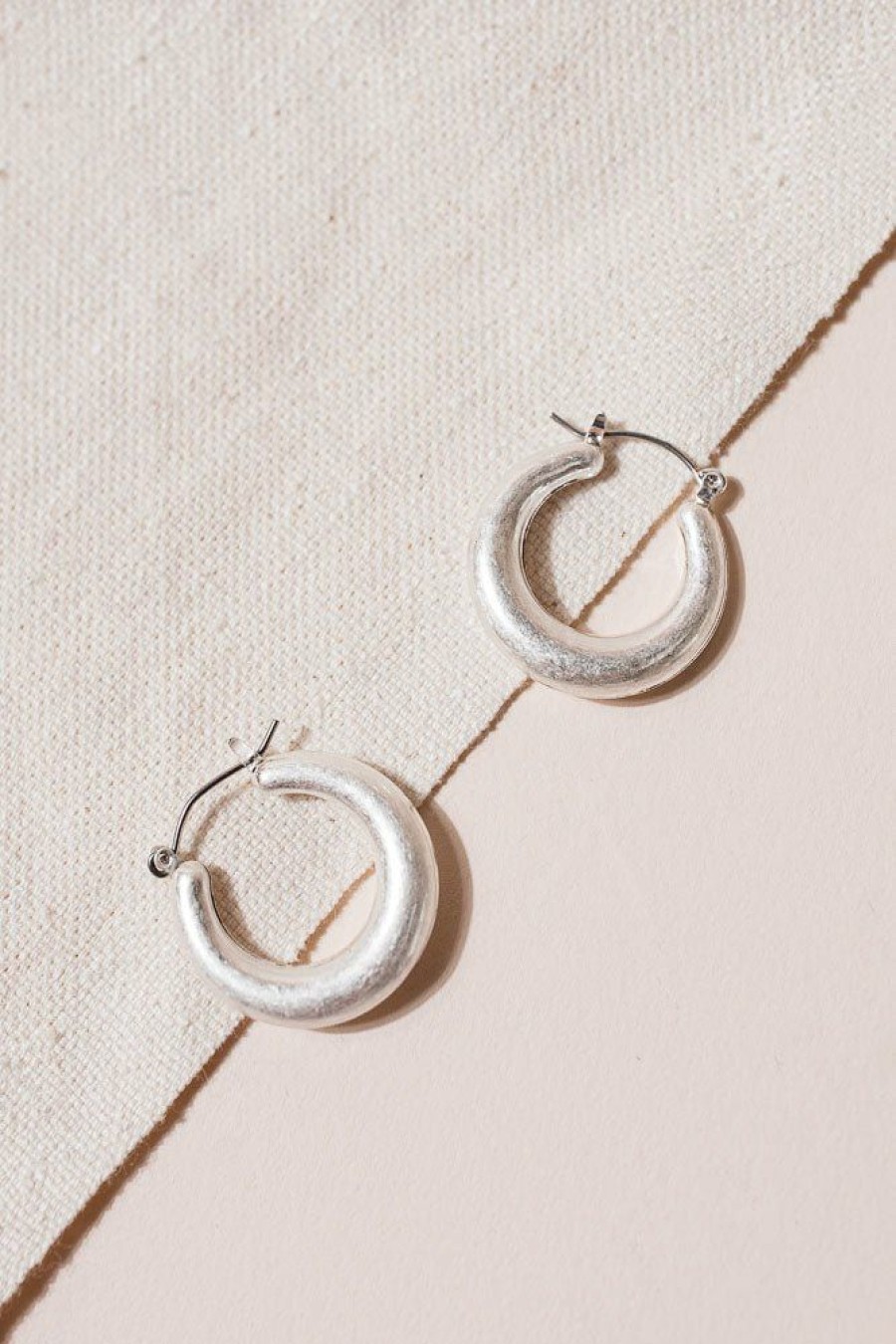 Jewelry * | Wholesale Joyful Jewelry Gordon Hoop Earrings In Silver