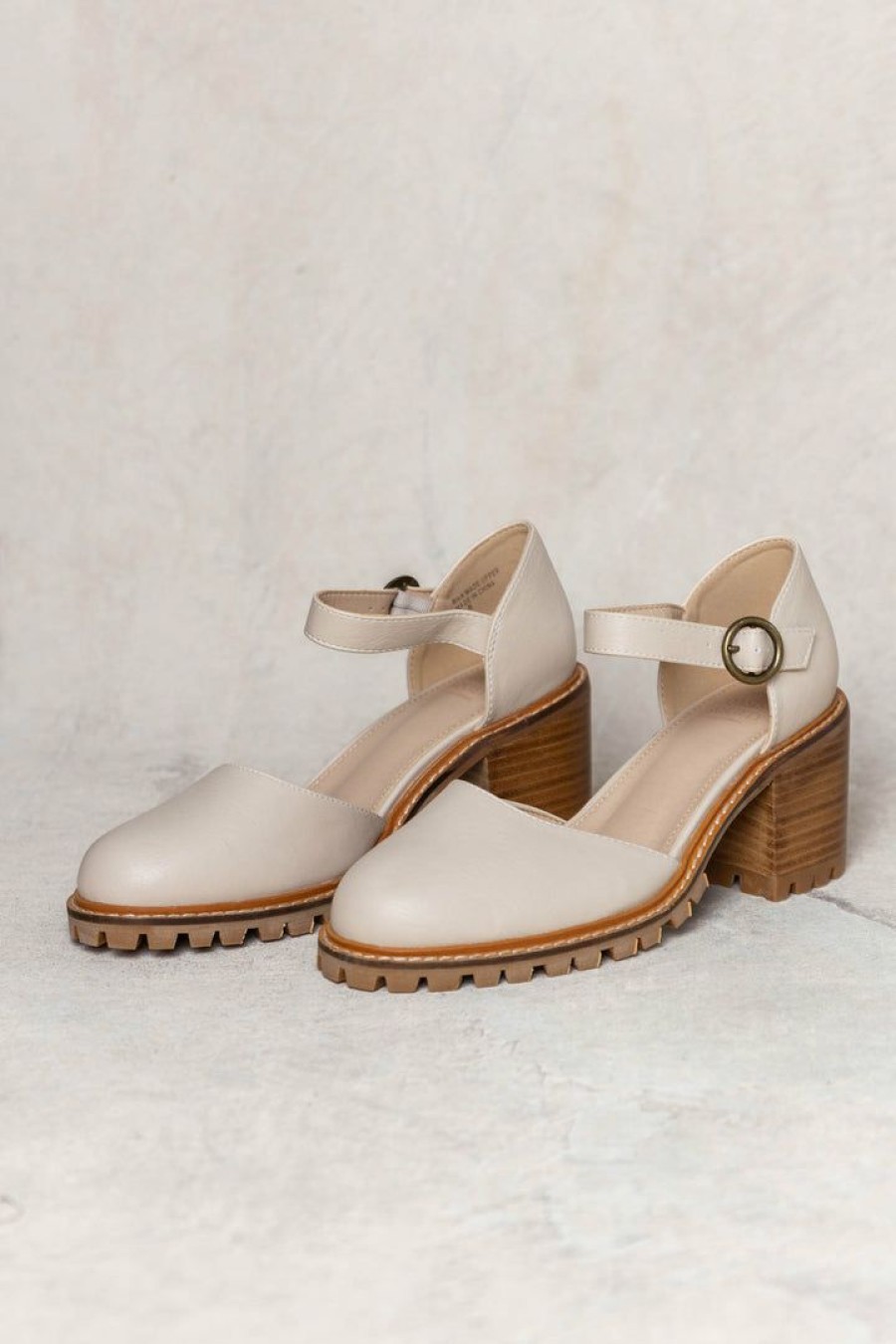 Shoes * | Flash Sale Free Soul/Miracle Mile Daniela Heels In Shoes Beige