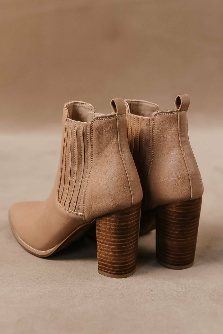 Shoes * | Budget Free Soul/Miracle Mile Finley Heeled Boots In Final Sale Shoes Nude