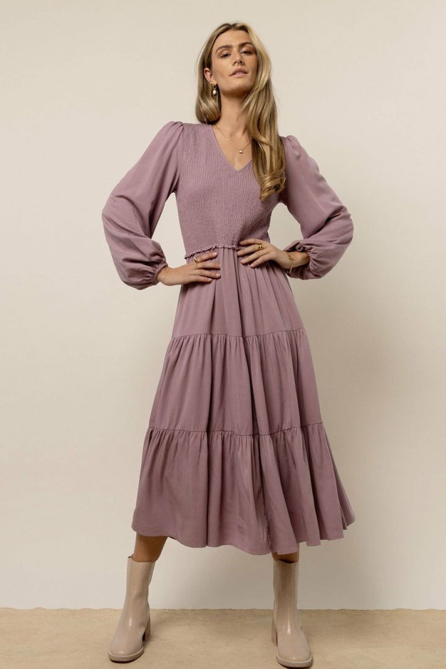 Dresses * | Wholesale Lumiere Smocked Tiered Midi Dress In Dresses Lavender