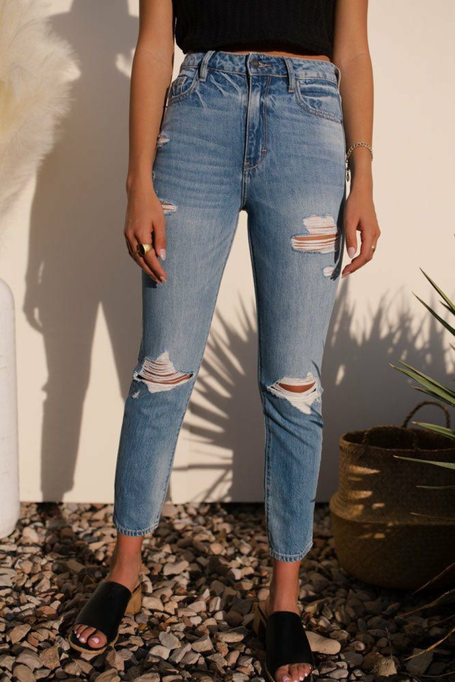 Jeans * | Deals Denim One Distressed Straight-Leg Jeans Final Sale Medium Wash