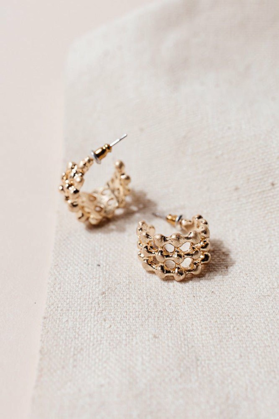 Jewelry * | Cheap Joyful Jewelry Jennica Huggie Earrings In Gold