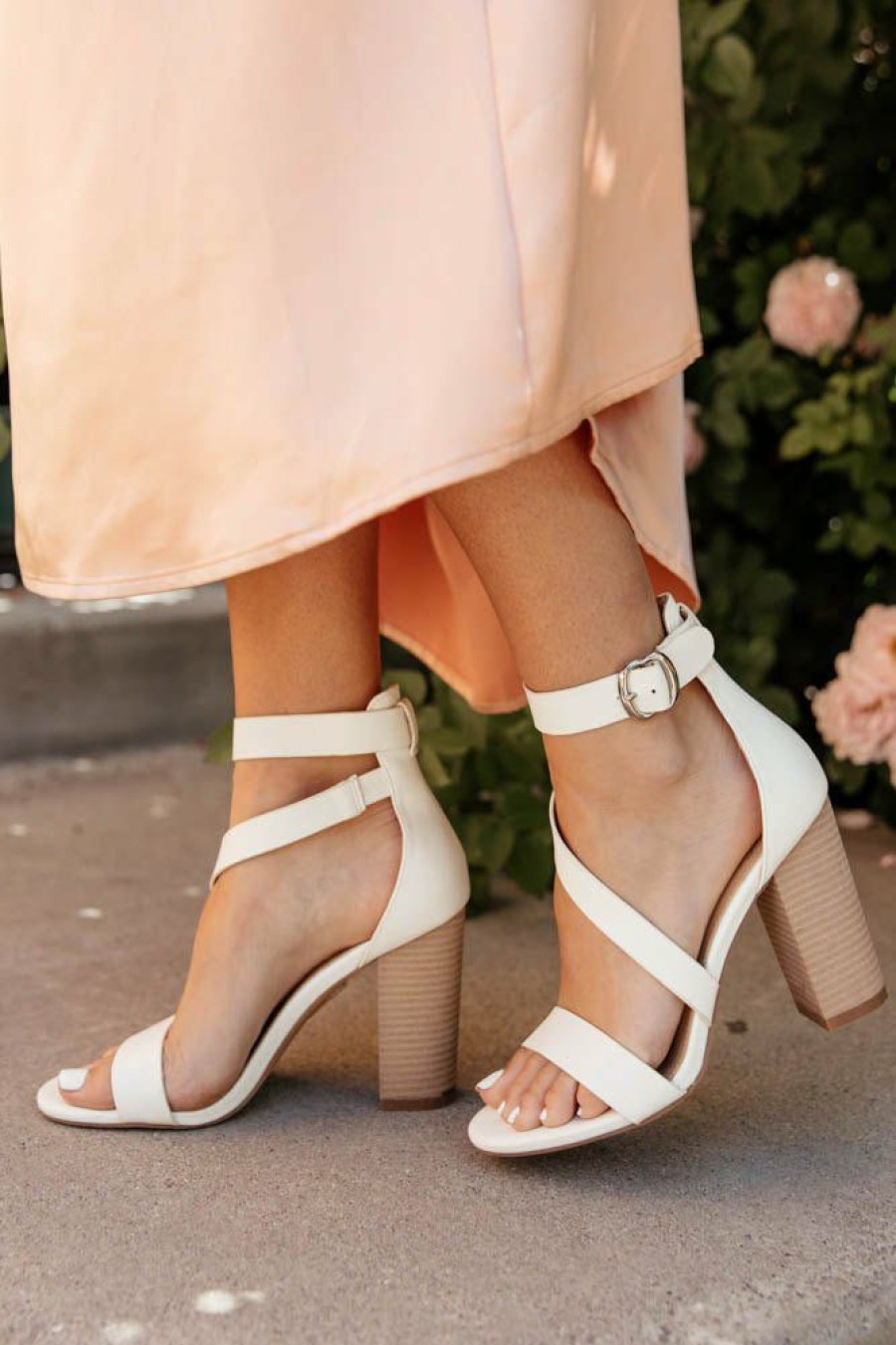 Shoes * | Best Pirce Free Soul/Miracle Mile Kimberly Heels In White