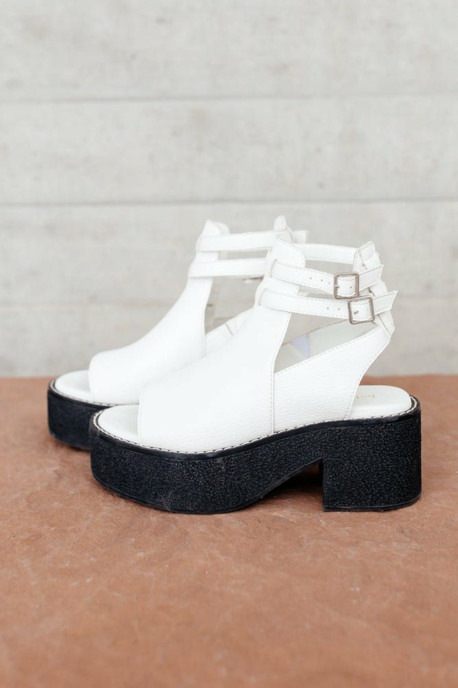 Shoes * | Buy Free Soul/Miracle Mile Alejandra Heeled Sandals In Shoes White