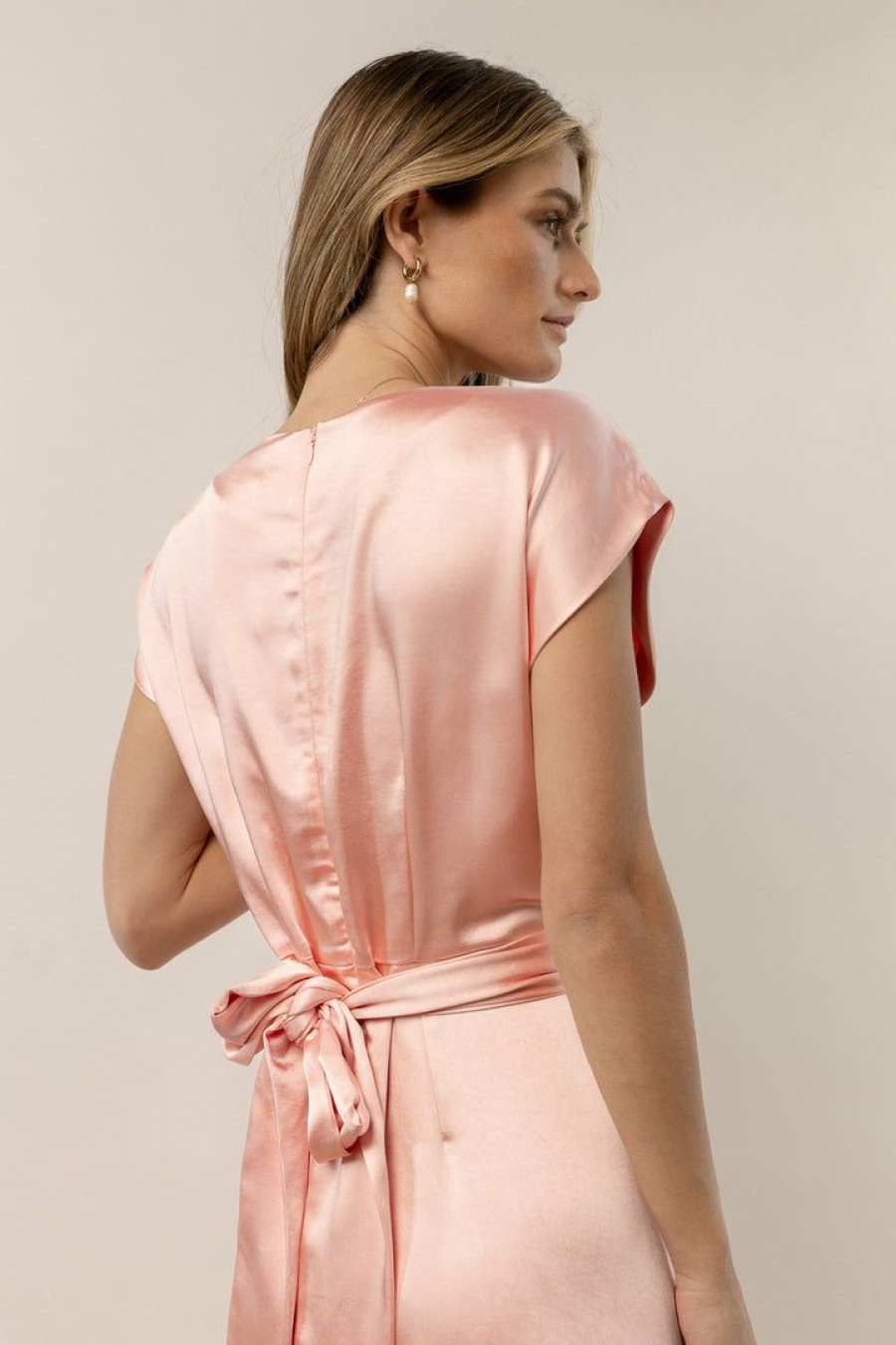 Dresses * | Best Sale Worui Rosalind Midi Dress In Pink