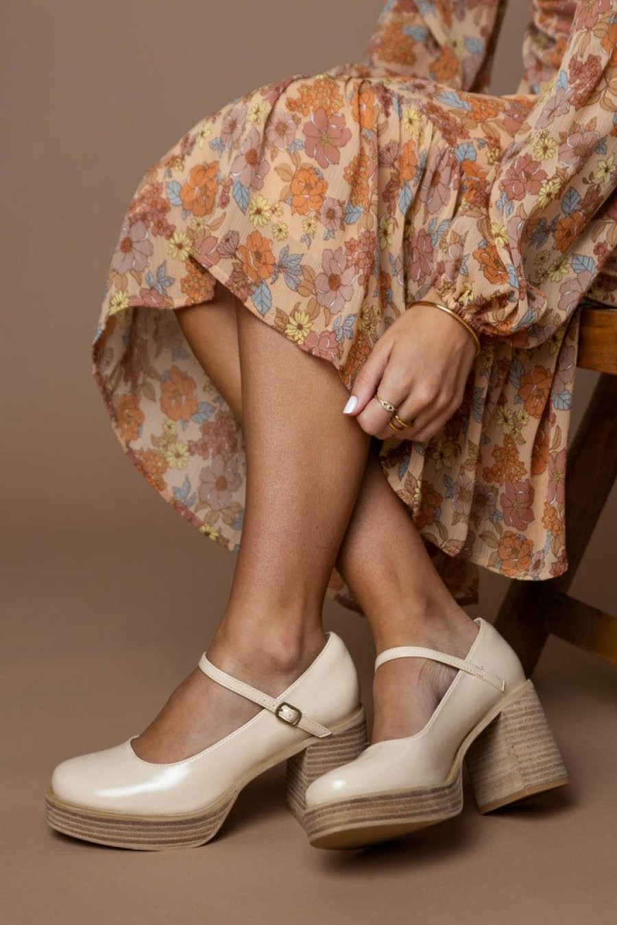 Shoes * | Discount Free Soul/Miracle Mile Jennifer Heels In Beige