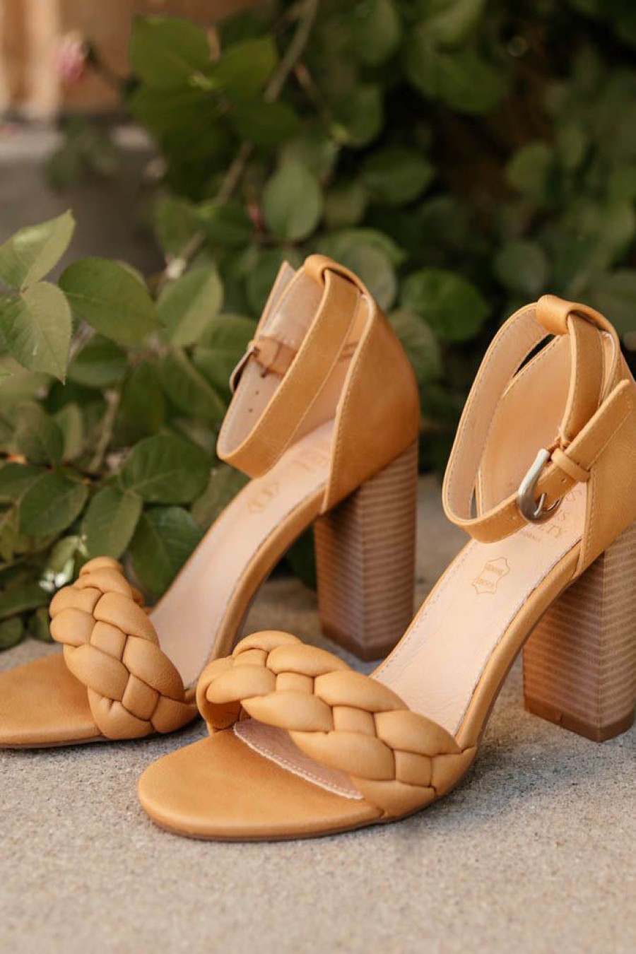 Shoes * | Wholesale Free Soul/Miracle Mile Daleyza Heels Shoes Tan