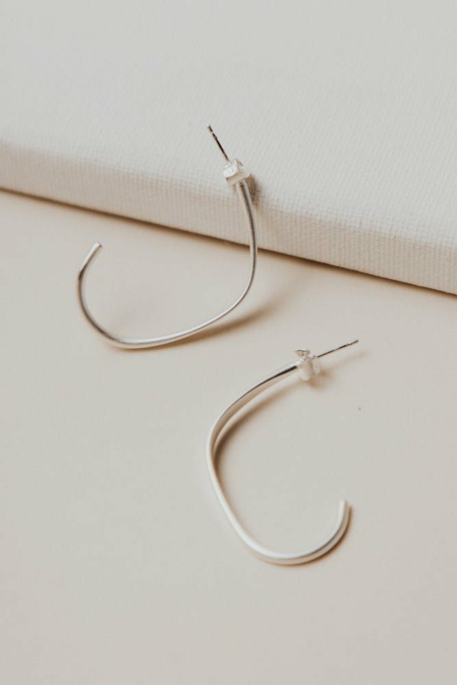 Jewelry * | Cheapest La Radiant Val Jean Global Arlo Earrings In Silver