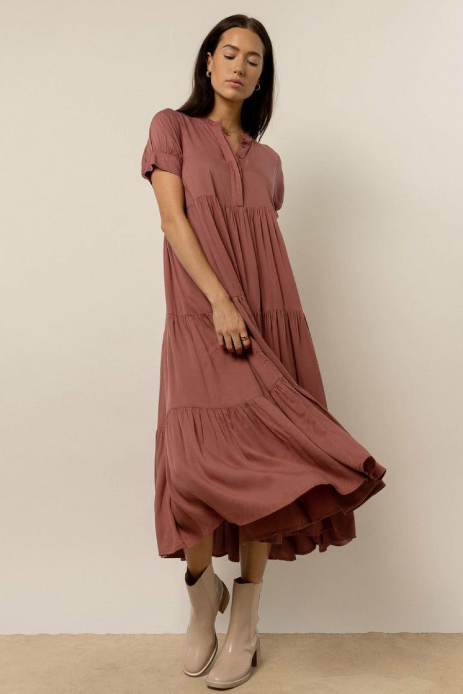 Dresses * | Brand New Fore Collection Amanda Tiered Dress In Raisin Dresses Rasin